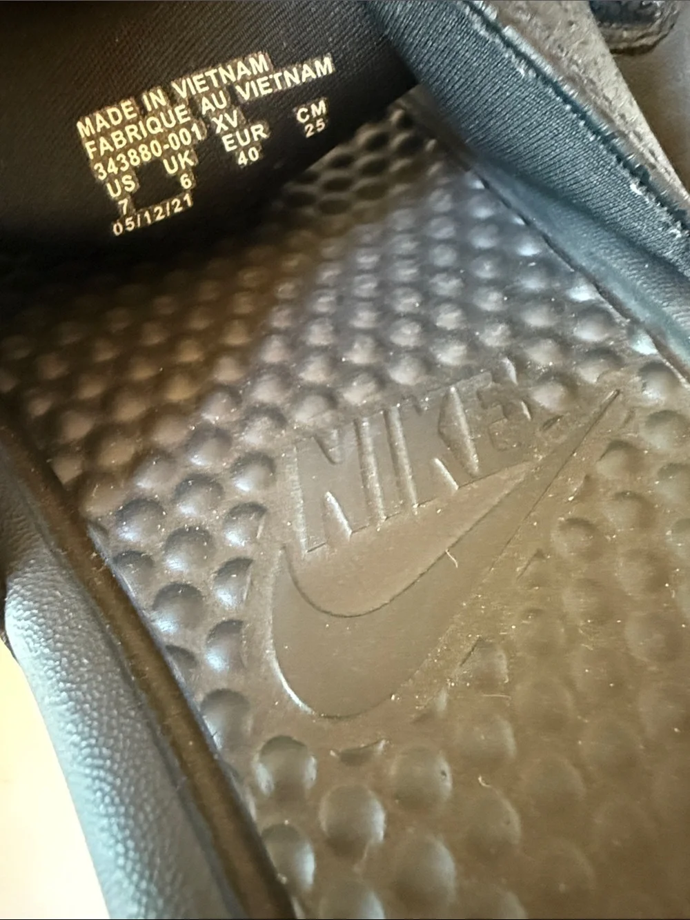 Nike Benassi JDI slides sandals in triple black Color men’s size 7